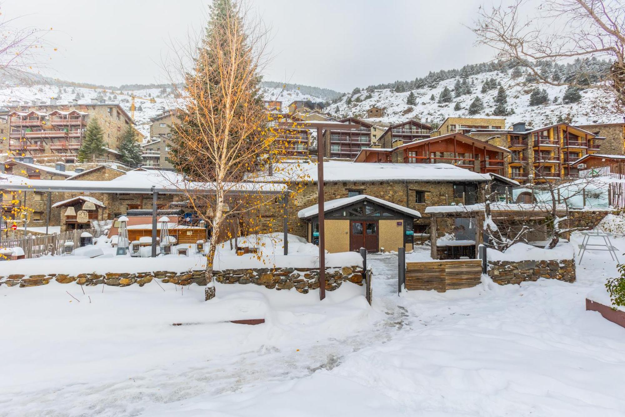 Mountain Hostel Tarter Buitenkant foto