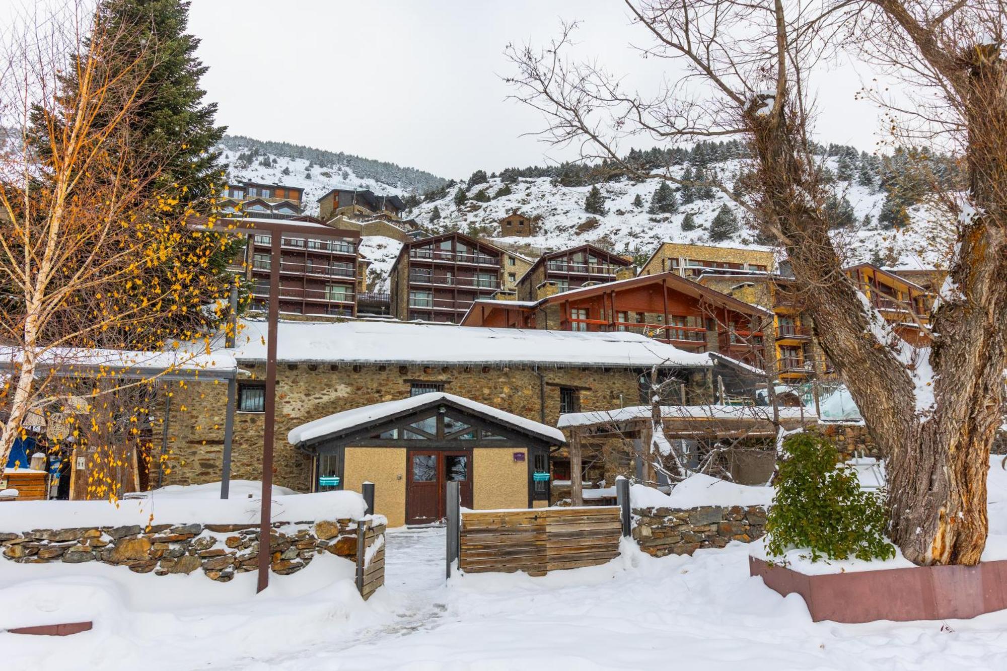 Mountain Hostel Tarter Buitenkant foto